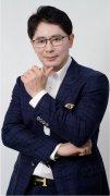 万百万：聚焦大会 关注民生 “盗龄医生”创始人万百万受邀特访