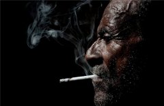  抽烟对男性的影响有多大？早射试试爱廷玖盐酸达泊西汀片